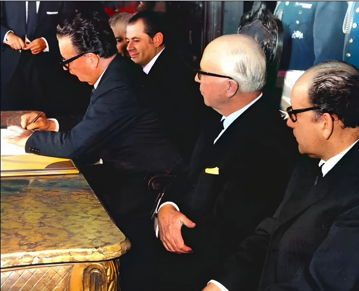 AllendeNacionalizacion — 1971 | Chile de Ayer
