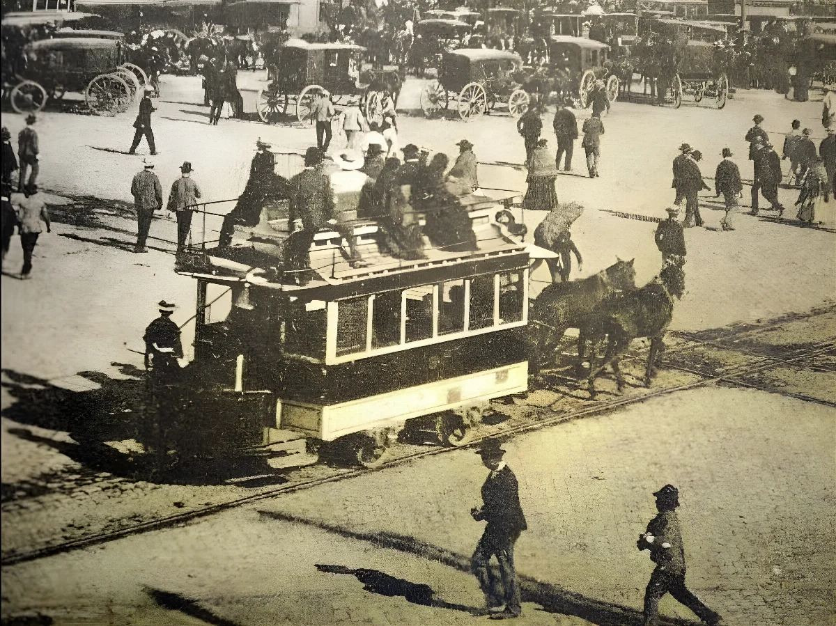 Carro de sangre Estacion Central de Santiago circa 1890 — Santiago — 1890 | Chile de Ayer