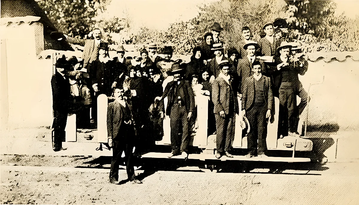 Tranvia Quillota procesion pelicano 1906 — 1906 | Chile de Ayer