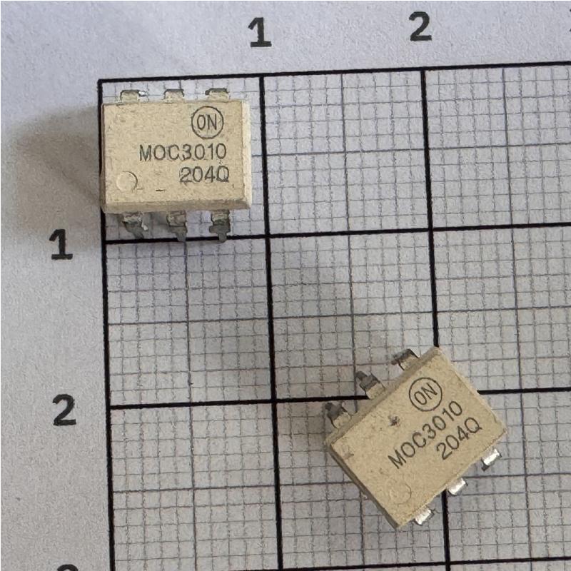 Optoacoplador MOC3010 driver de TRIAC 250 V (DIP-6) — foto 2