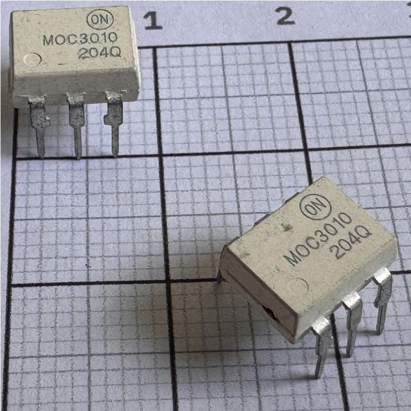 Optoacoplador MOC3010 driver de TRIAC 250 V (DIP-6) — foto 3